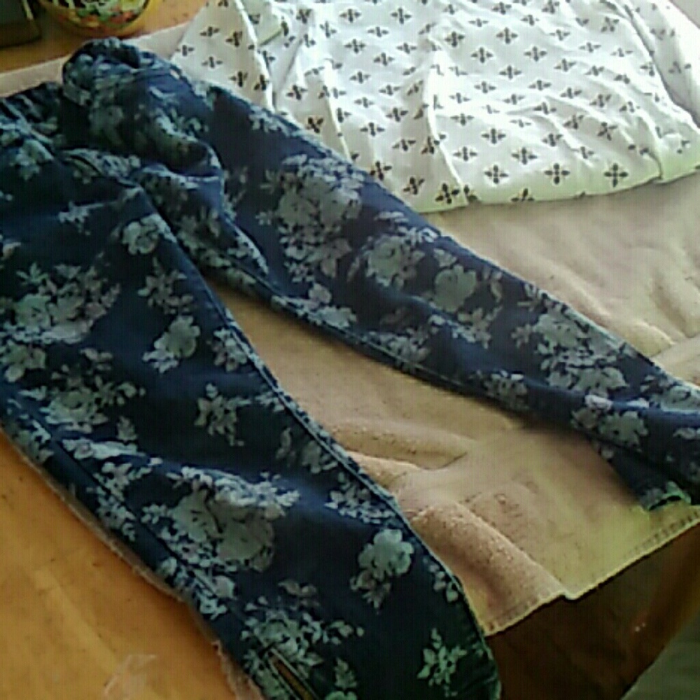 A Pair of girls denim pants.